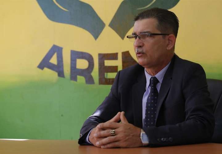 En la imagen el presidente de la Asociación de Residentes y Naturalizados de Panamá (ARENA), Rafael Rodríguez. EFE