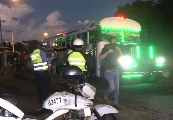 ATTT le cae a buses y taxis en Panamá Oeste