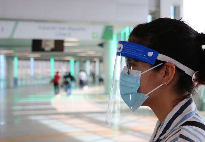 Usar mascarilla y pantalla facial en el transporte público será obligatorio. (Foto: Metro de Panamá)