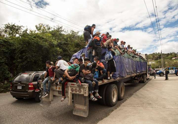  Más de 6.000 hondureños ingresaron a Guatemala con la caravana migrante