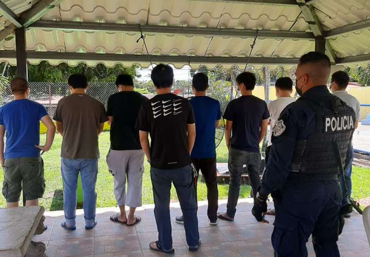 Detienen a 13 asiáticos por participar en juego de azar clandestino