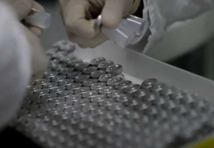 Brasil autoriza el uso de vacunas china y de Astrazeneca