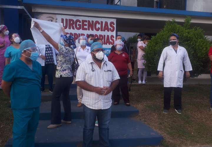 Médicos de Veraguas protestan porque no fueron tomados en cuenta para vacunarse