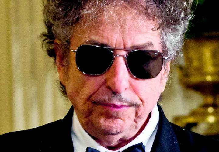 Demandan a Bob Dylan por venta de catálogo a Universal
