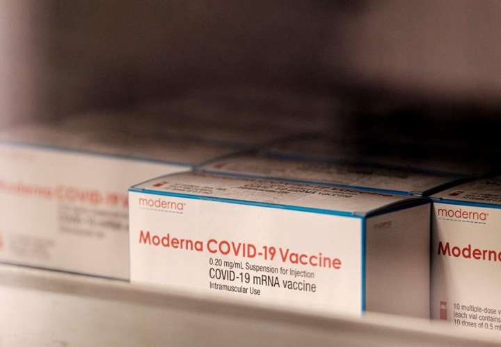 Autoridad sanitaria alerta sobre venta ilegal de vacuna de Moderna en México