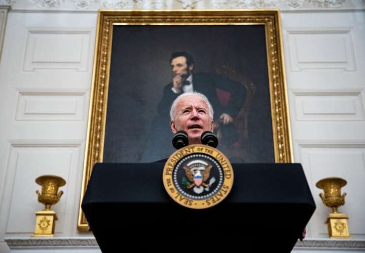 Biden restringirá viajes desde Brasil, Reino Unido y Sudáfrica