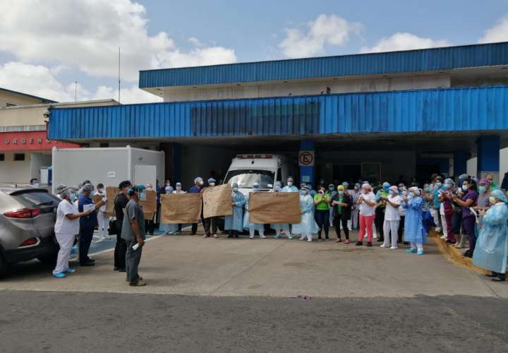 Personal de salud de Arraiján protestan y exigen su dosis de vacuna