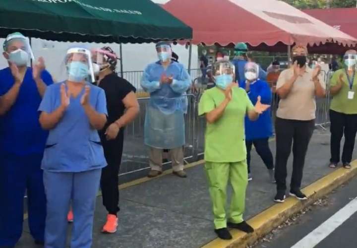 Cadena humana en Policentro de Juan Díaz para exigir vacunación contra Covid-19