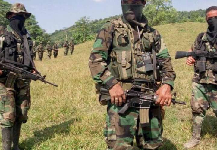 Guerrilla y narcos combaten en frontera con Panamá