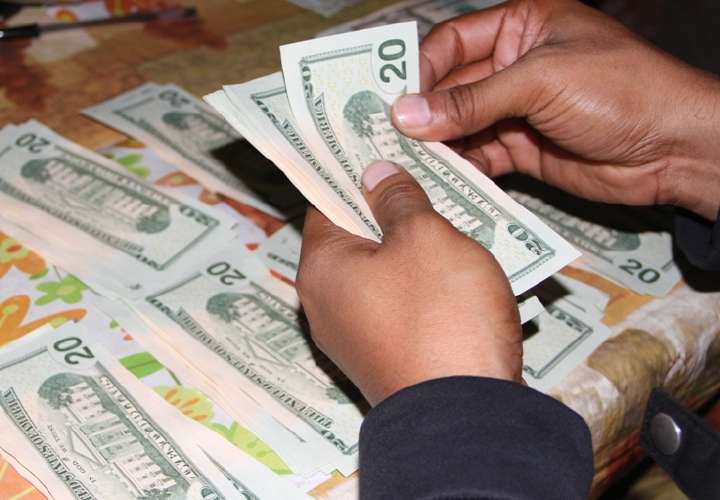 Extranjeros entran a Panamá con dinero sin declarar