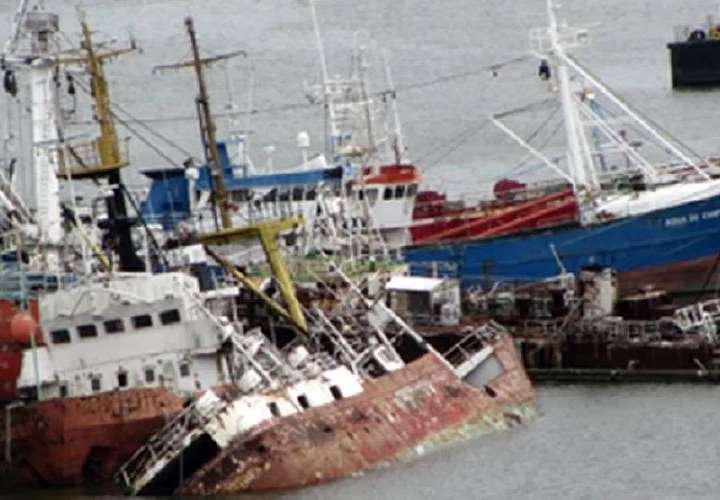 Puerto Armuelles puede convertirse en centro de desguace de barcos