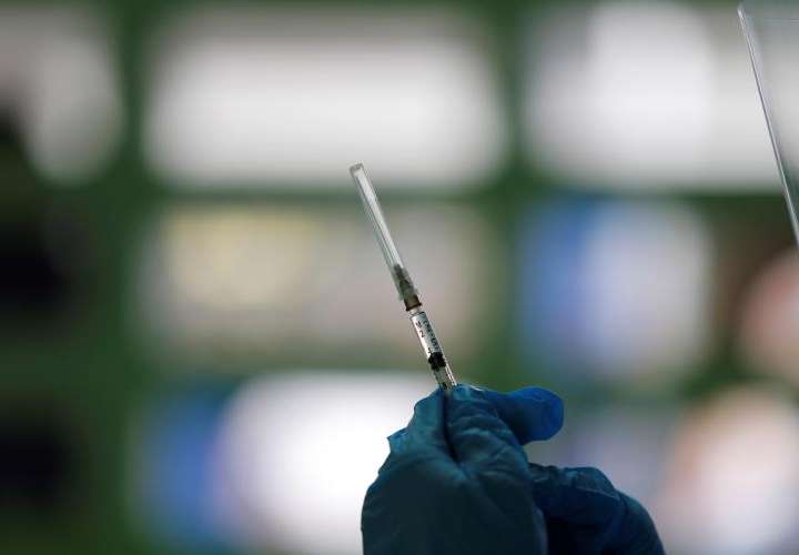 Pacientes con enfermedades crónicas se sienten "chifeados" de vacuna