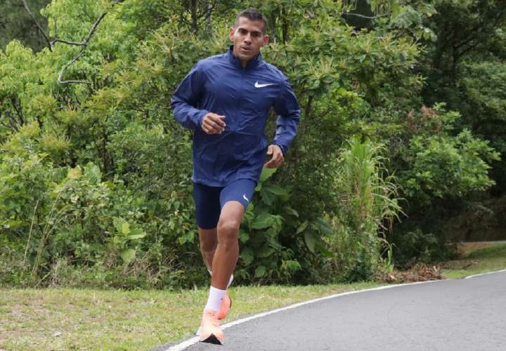Panameño Jorge Castelblanco no correrá media maratón en Argentina