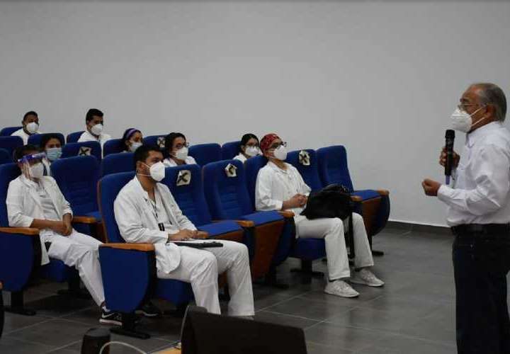 Hospital Rafael Hernández recibe 55 nuevos médicos internos