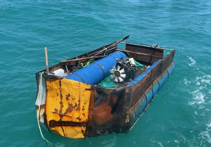 EE.UU. repatria a 14 cubanos rescatados de una precaria embarcación