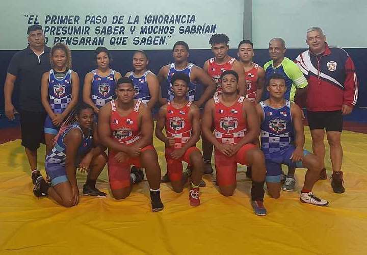La Selección de Lucha Olímpica de Panamá Juvenil y de Cadetes. Foto: Cortesía