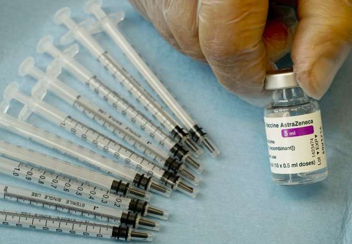 Llegan vacunas AstraZeneca, pero aplicación será voluntaria