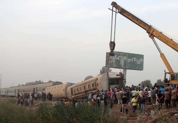 Al menos 11 muertos en el accidente ferroviario en el norte de Egipto