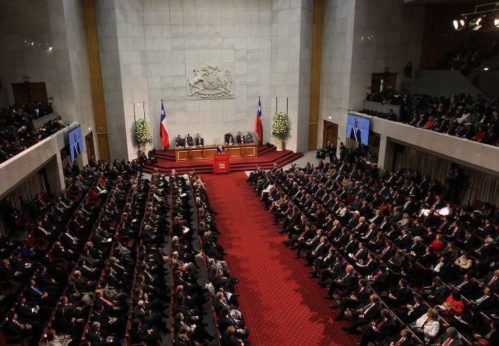 Chile aprueba un tercer retiro de las pensiones pese al rechazo del Gobierno