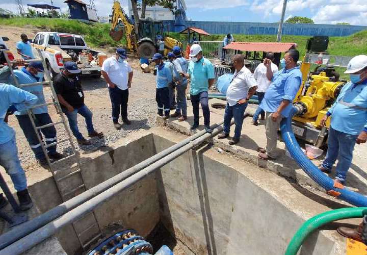 28 horas requirió reparación de tubería de agua potable