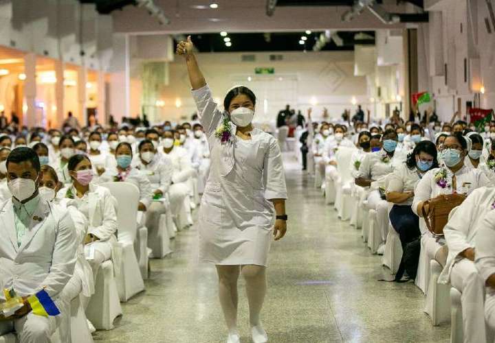 Destacan a enfermeras como símbolo de vida y esperanza