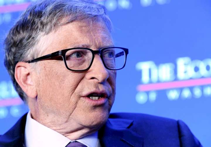 Bill Gates es acusado de salir con varias mujeres antes de su polémico divorcio