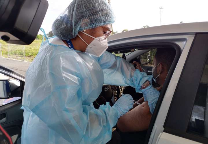 Inicia vacunación con AstraZeneca en Panamá Oeste