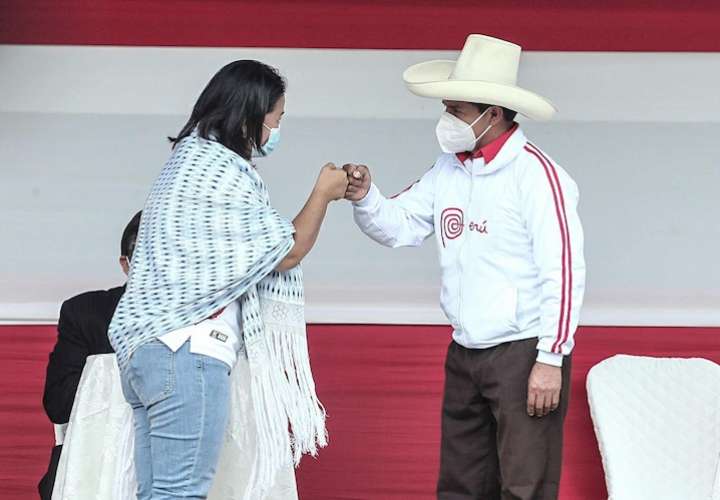  Perú elige entre virar hacia la izquierda o mantener "el modelo"