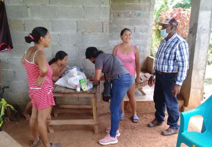 Niños al borde de colapsar por falta de alimento reciben ayuda en Calobre