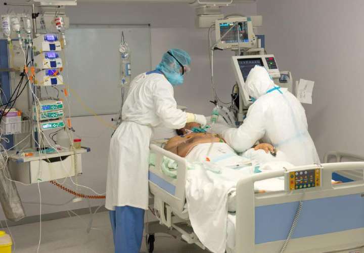 En casi 35% aumentaron hospitalizados por Covid-19 en junio