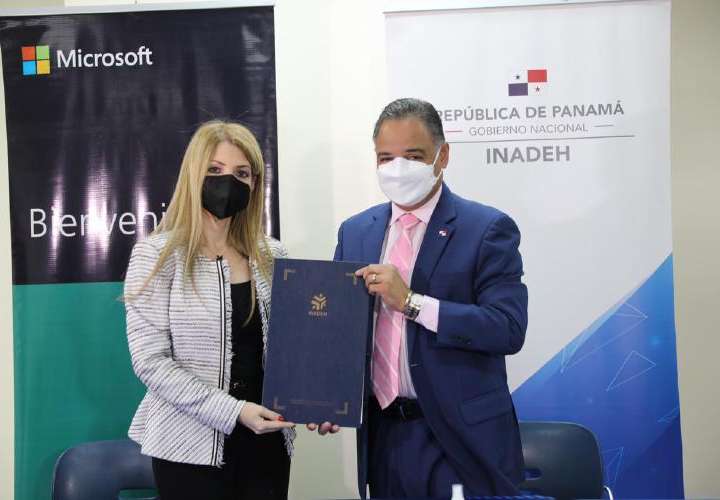 INADEH y Microsoft firman acuerdo para capacitar a panameños