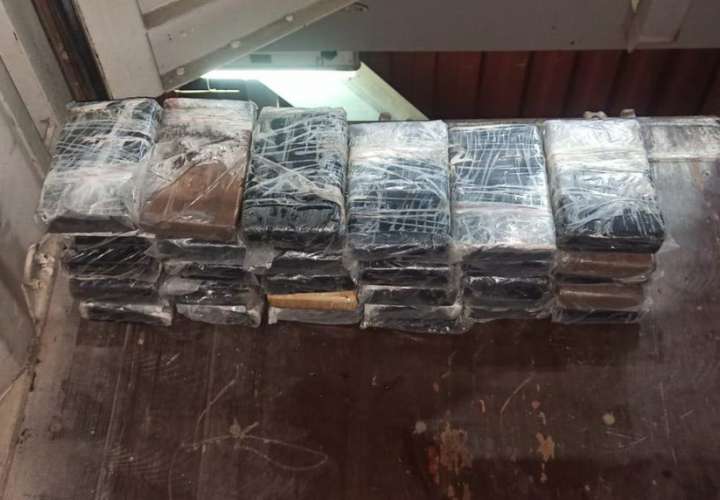 Descubren 30 paquetes de droga en contenedor en puerto Balboa