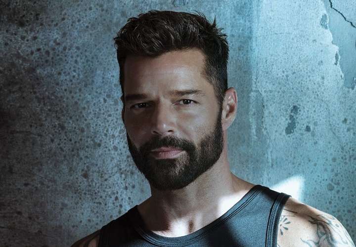 Ricky Martin dice que dejen las conspiraciones y se vayan a vacunar ya 