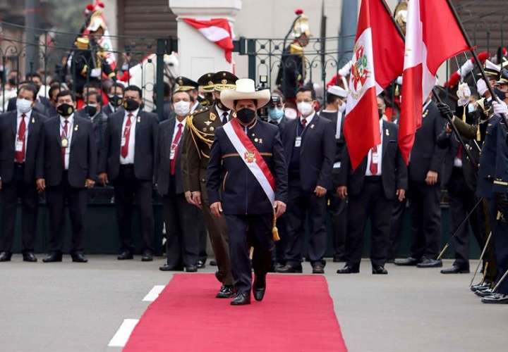 Pedro Castillo asumió este miércoles la Presidencia del Perú para el período 2021-2026. EFE