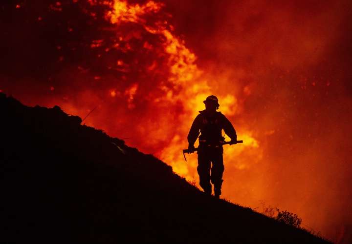 Gran incendio de California es el undécimo mayor de su historia