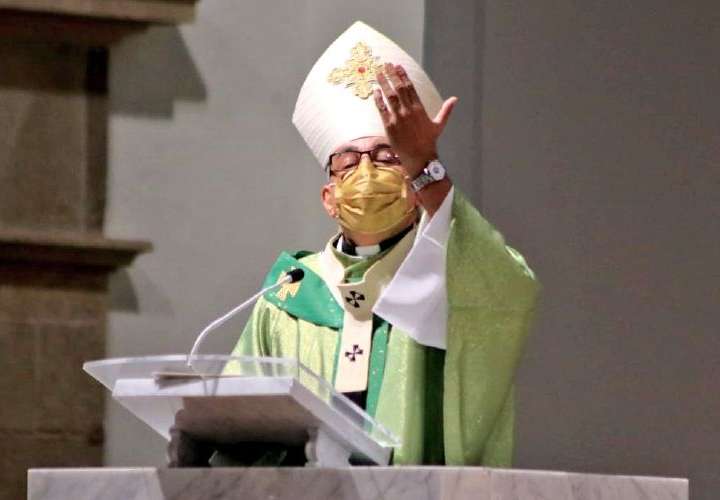 Arzobispo: No mires los tropiezos... mira hacia arriba