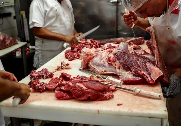  Brasil detecta 2 casos de "vacas locas" y suspende exportaciones para China