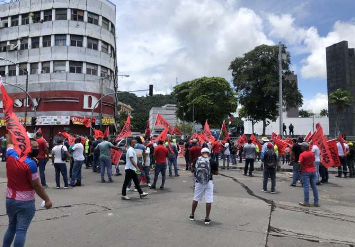 Suntracs protesta contra reformas electorales