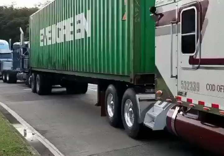 Paro: Transportistas de carga bloquean entrada de puertos [Video]