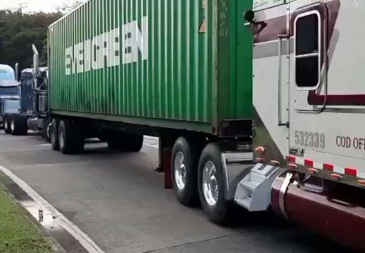 Transportistas de carga en segundo día de huelga sin acercamiento con Gobierno