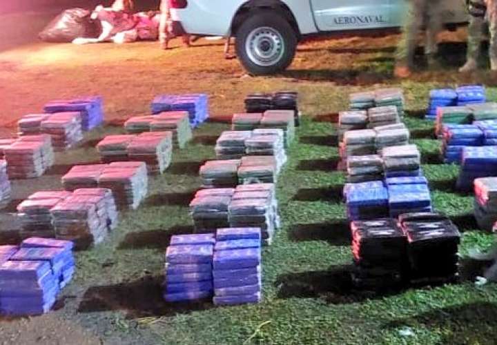 Decomisan 940 paquetes de droga en Isla Colón y 5 detenidos
