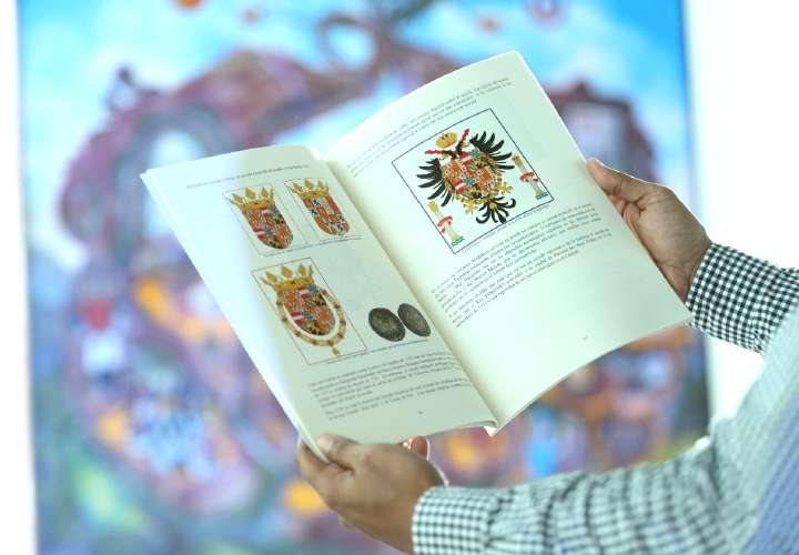 Presentan libro sobre la historia del escudo de Panamá