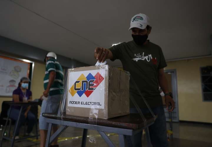 El chavismo vence en 205 alcaldías de las 322 ya confirmadas en Venezuela