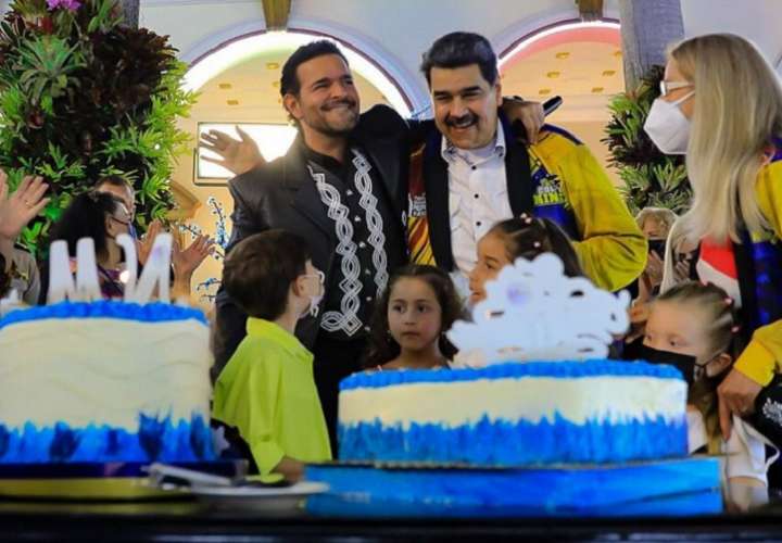 Le dan palo a Pablo Montero por cantar en el cumpleaños de Nicolás Maduro