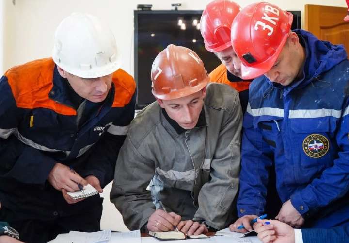 Putin espera un exitoso rescate en mina de carbón