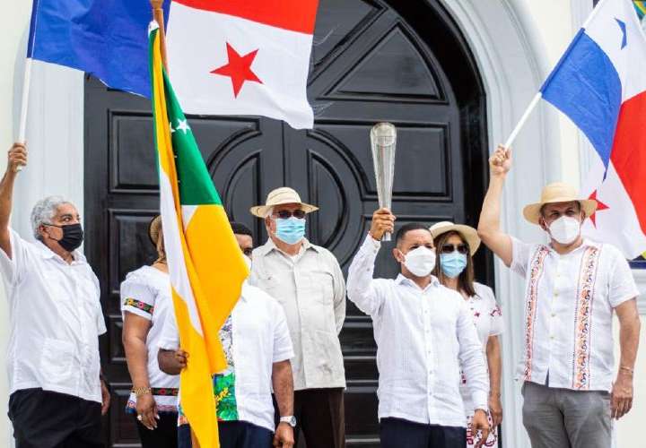 Panamá celebra, Antorcha del Bicentenario fue acogida con alegría