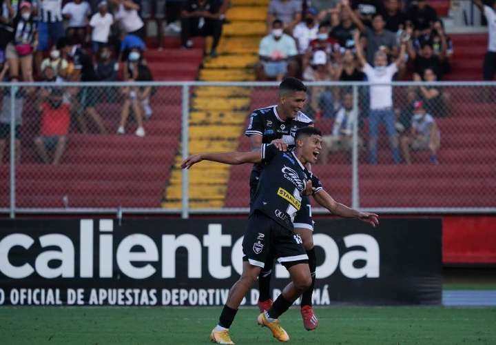 Tauro será el rival de Herrera FC en la final del Clausura 2021
