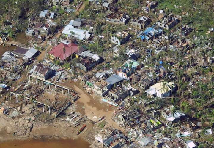  El tifón Rai deja al menos 31 muertos en Filipinas