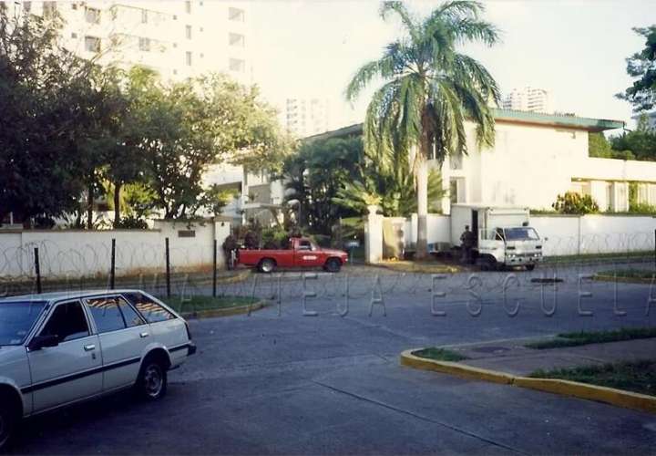 Noriega se refugia en la nunciatura el 24 de diciembre de 1989