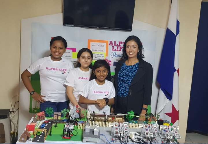 Estudiantes panameños se destacan en Robótica